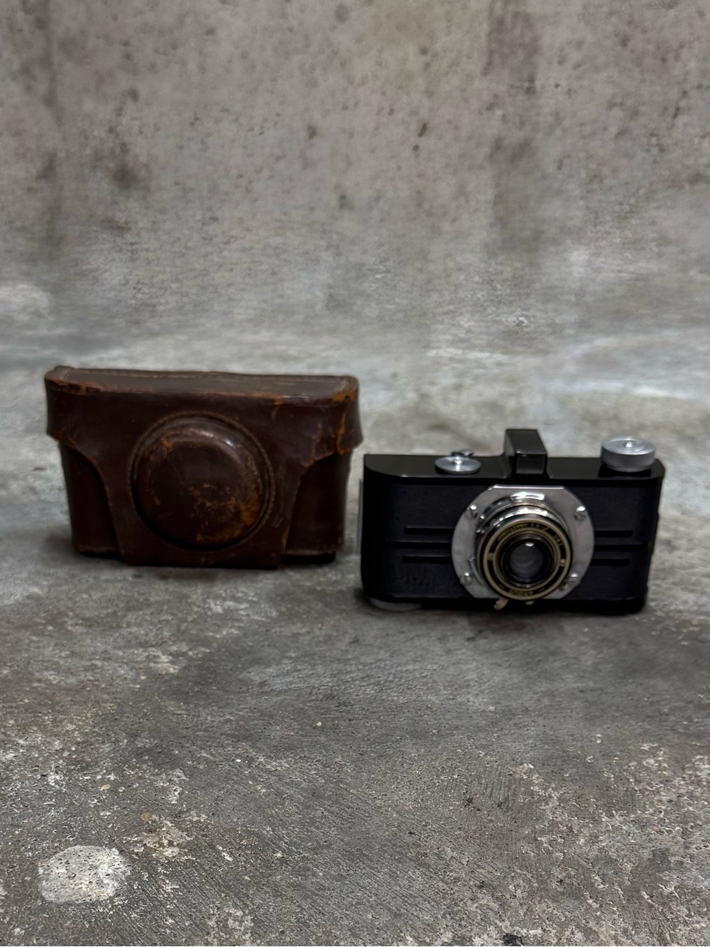 1930s Argus Model A 35mm Film Camera IRC Anastigmat Lens w/ Case